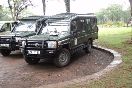 africa safaris vehicle