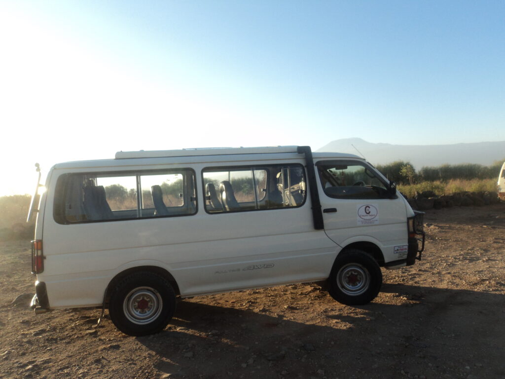 safari minivan - cruzeiro safaris Kenya